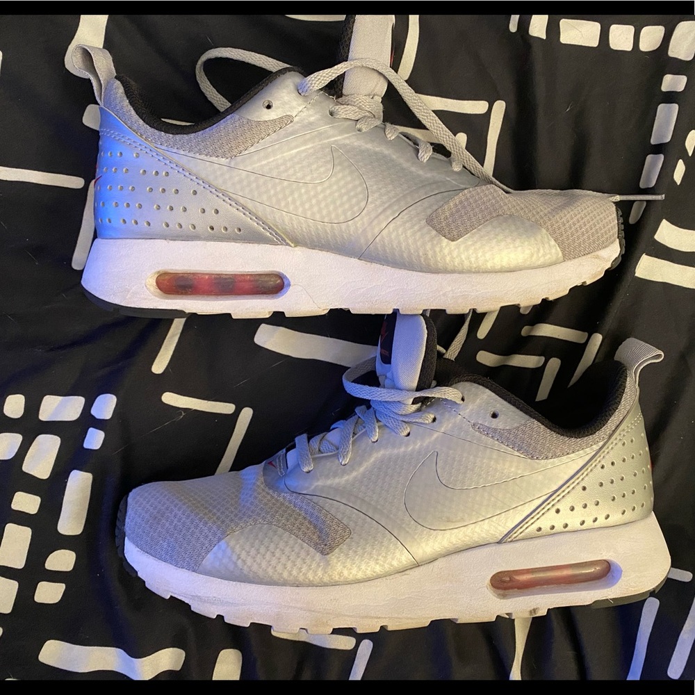 Nike Silver Red and White Air Max Tavas